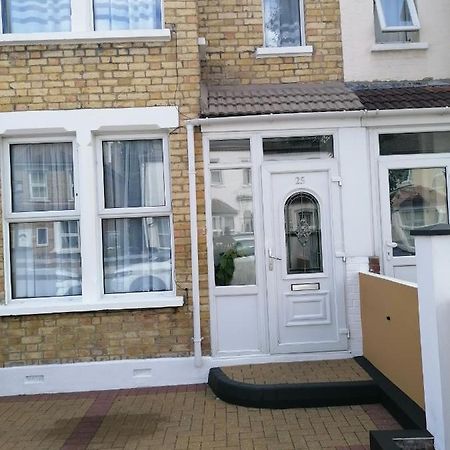 Fbs Homestay Norwood Dış mekan fotoğraf