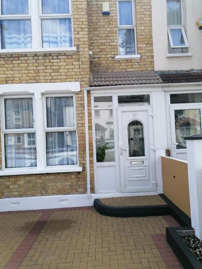 Fbs Homestay Norwood Dış mekan fotoğraf